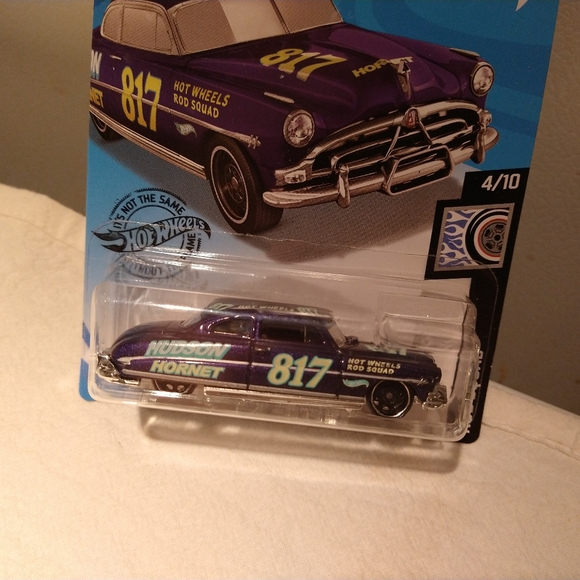 Hot Wheels Rod Squad '52 Hudson Hornet 140/250 Purple Diecast Sealed - Picture 2 of 3